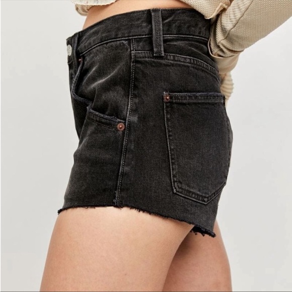 NWT FREE PEOPLE shorts size 25 black Taliesin cut off washed black denim - Picture 3 of 8